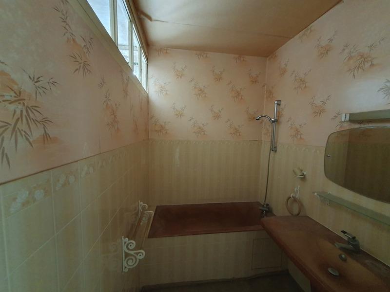 Maison - 185 m² - 9 pièces