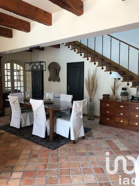 Maison - 275 m² - 9 pièces