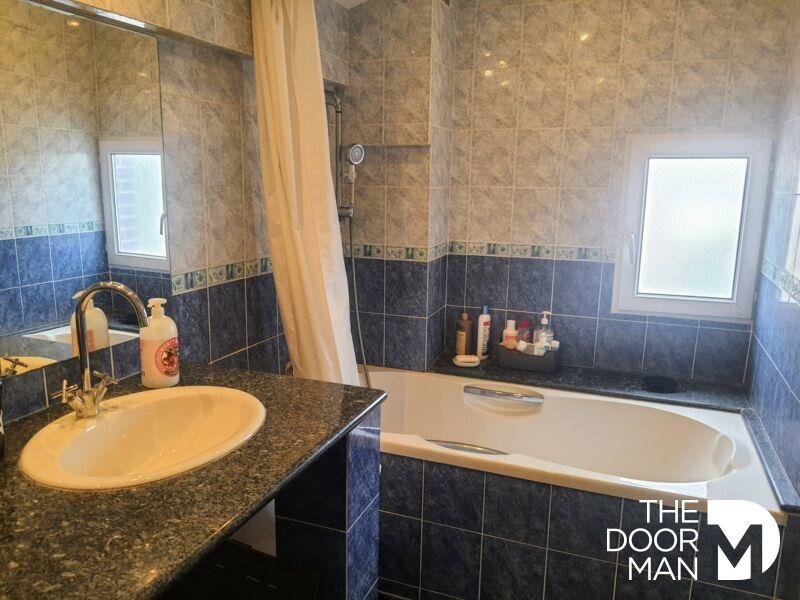 Maison - 145 m² - 8 pièces