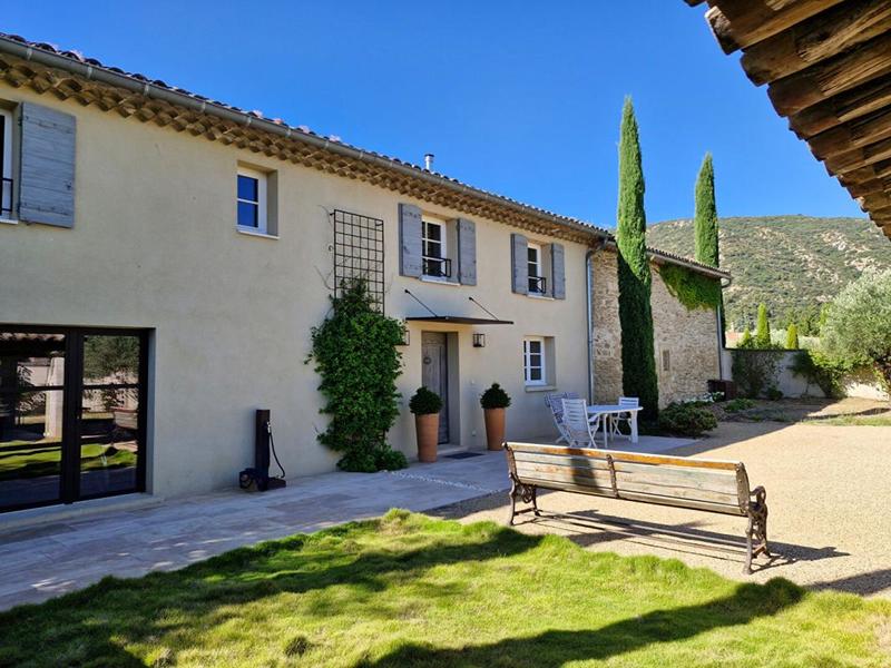 Demeure - 308 m² - 12 pièces