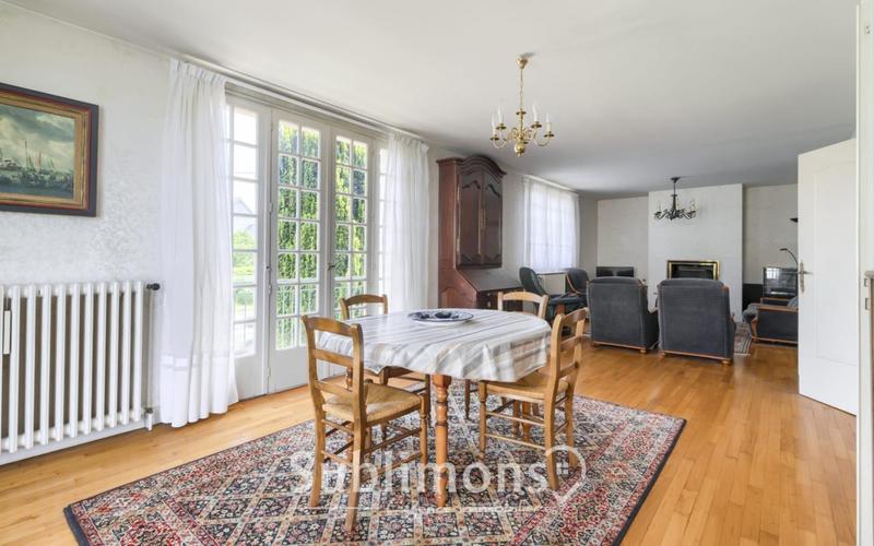 Maison traditionnelle - 144 m² - 8 pièces