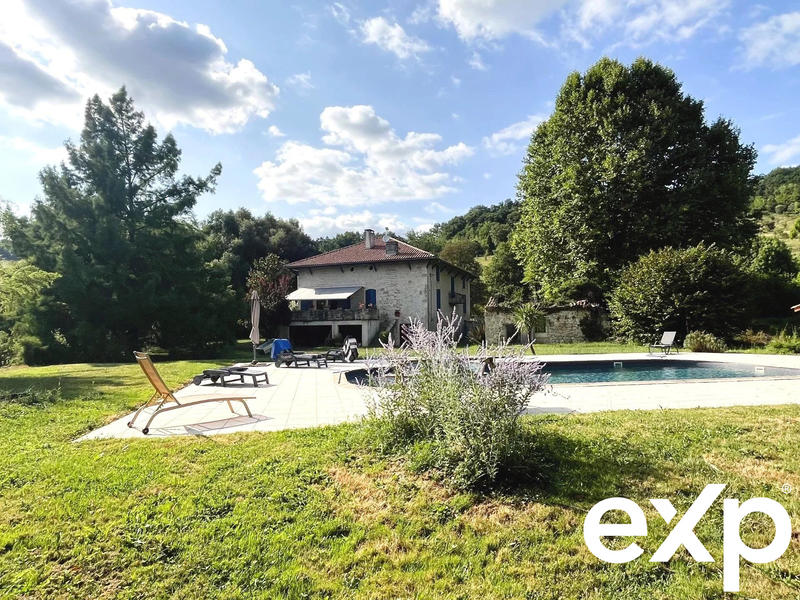 Bastide - 343 m² - 8 pièces
