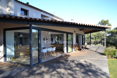 Villa - 250 m² - 5 pièces
