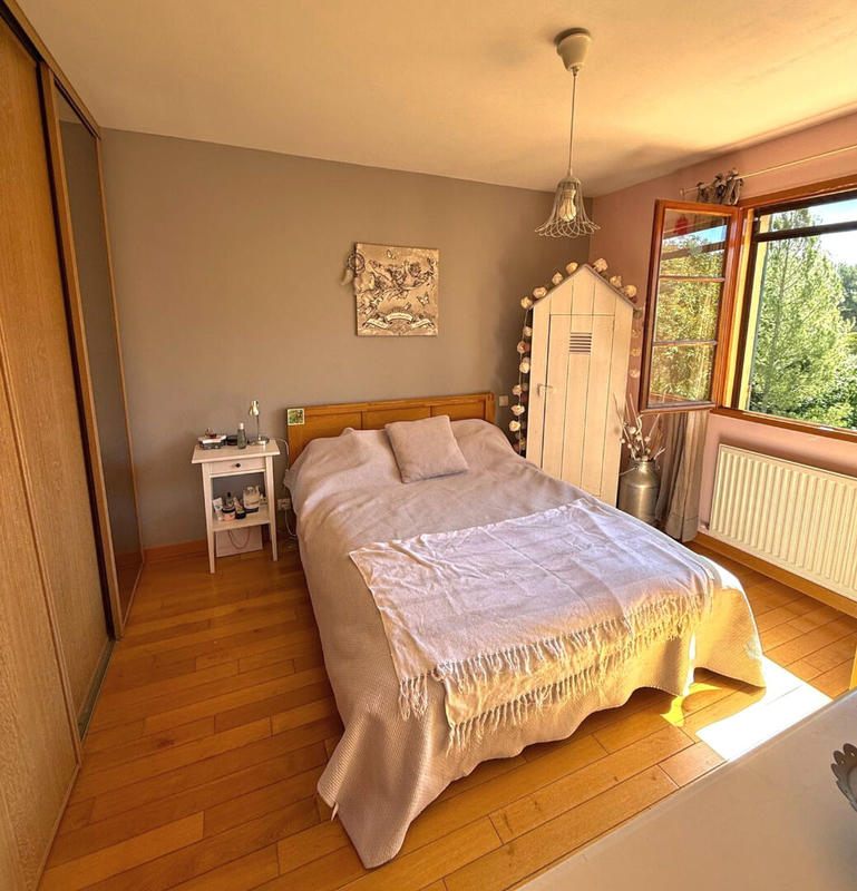 Maison - 200 m² - 7 pièces