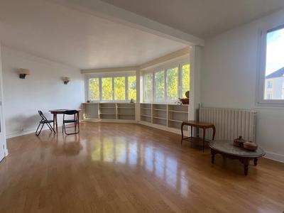 Appartement - 96 m² - 5 pièces