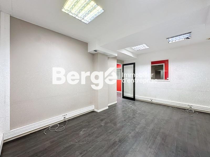 Local commercial - 302 m²