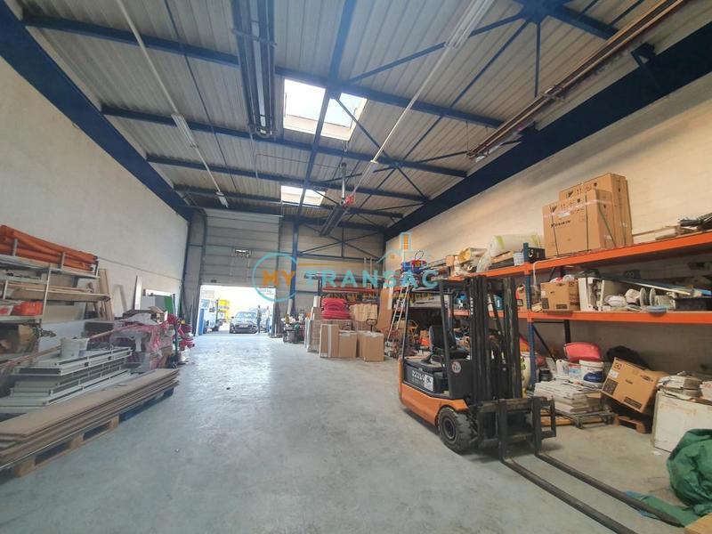 Local d'activité / Entrepôt - 391 m²