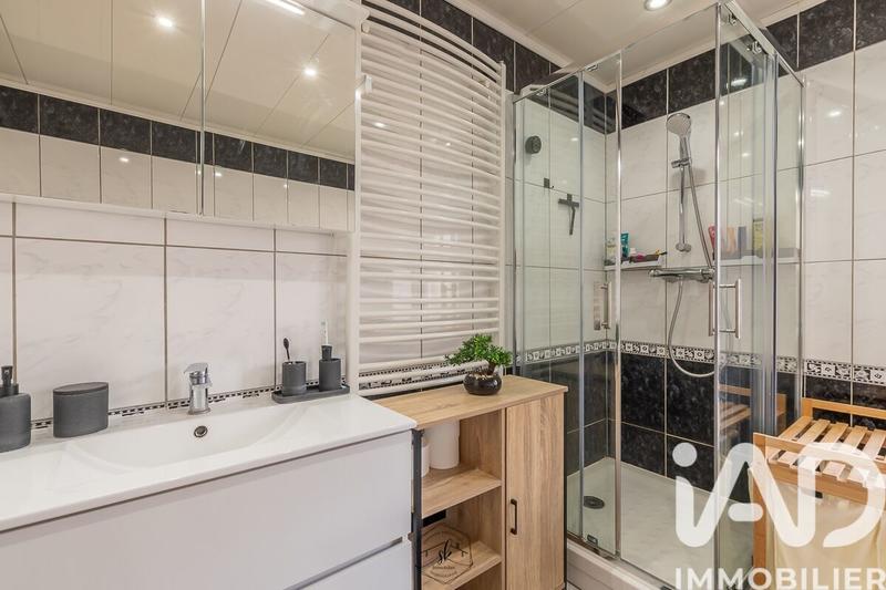 Maison - 98 m² - 5 pièces