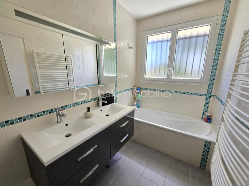 Pavillon - 182 m² - 6 pièces