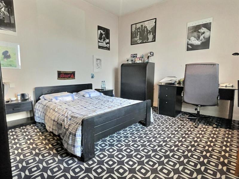 Maison - 212 m² - 8 pièces