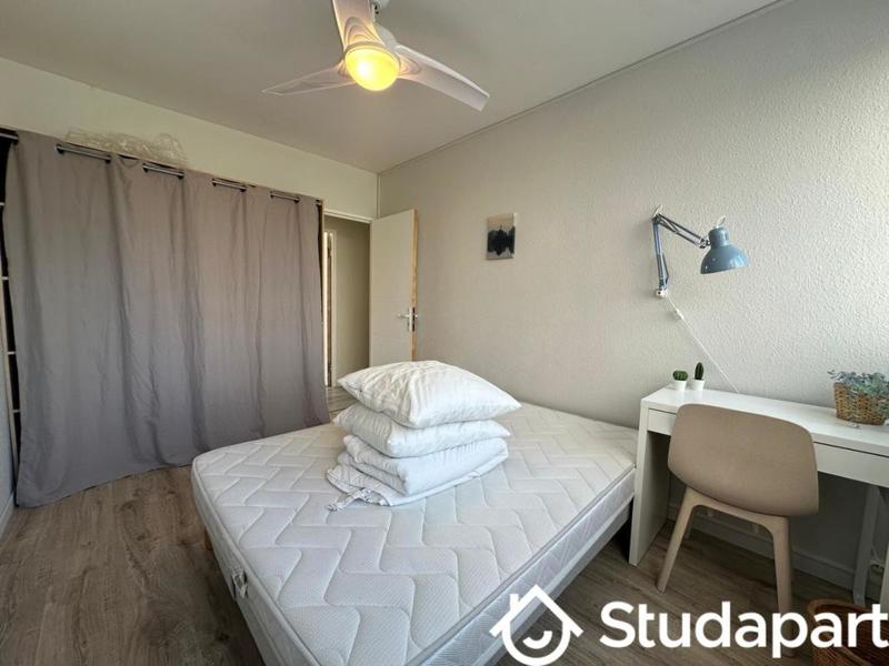 Chambre - 10 m² - 1 pièce