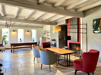 Maison - 280 m² - 10 pièces