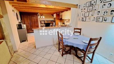 Maison - 282 m² - 10 pièces