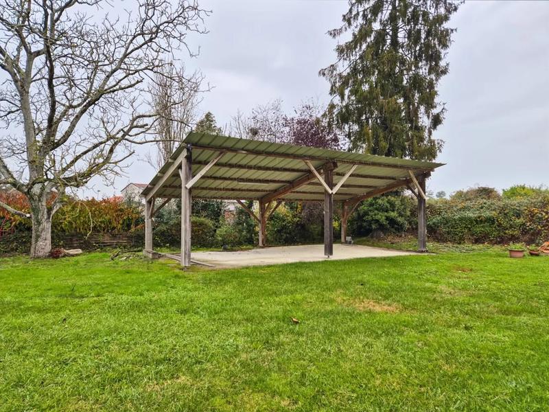 Maison - 290 m² - 8 pièces