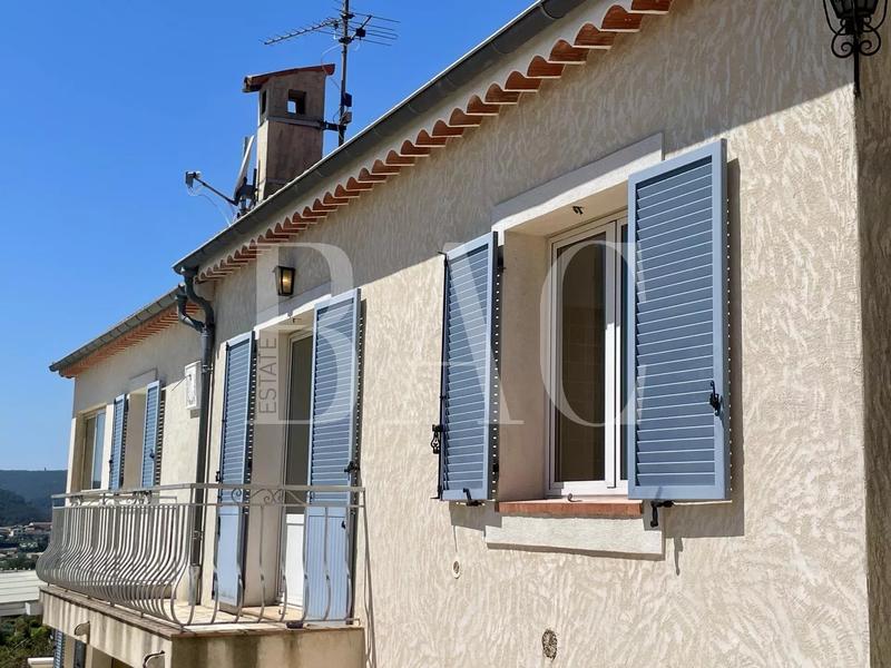 Villa - 350 m² - 7 pièces