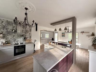 Maison - 181 m² - 8 pièces