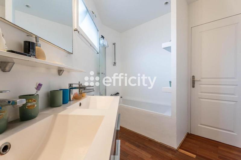 Maison - 147 m² - 7 pièces