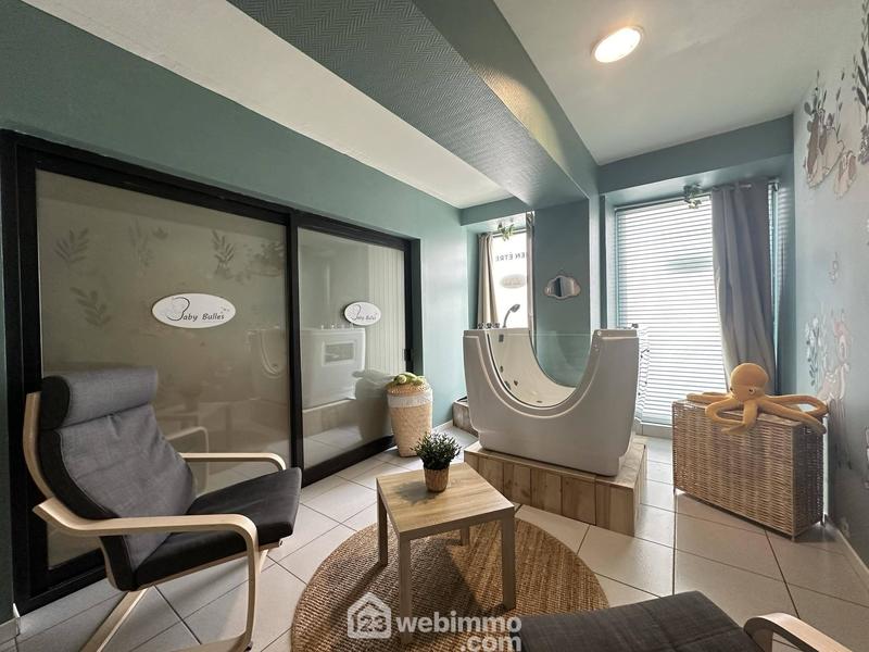 Local commercial - 102 m² - 4 pièces