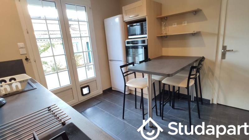 Chambre - 10 m² - 1 pièce