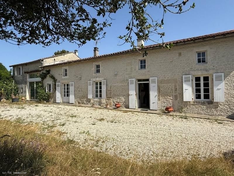 Maison de village - 161 m² - 7 pièces