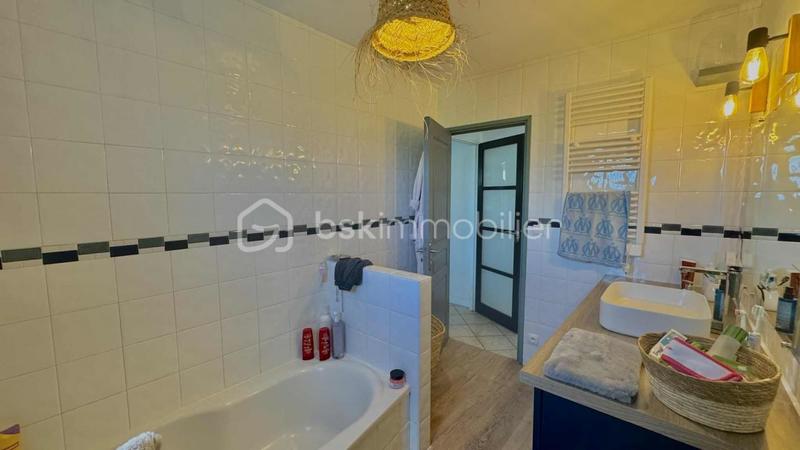 Maison traditionnelle - 165 m² - 6 pièces