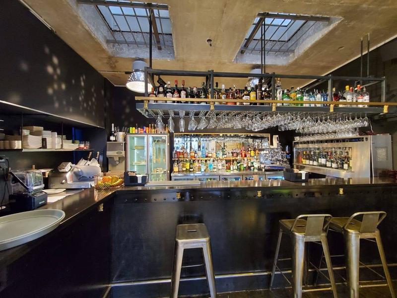 Fonds de commerce - Local commercial - 230 m²