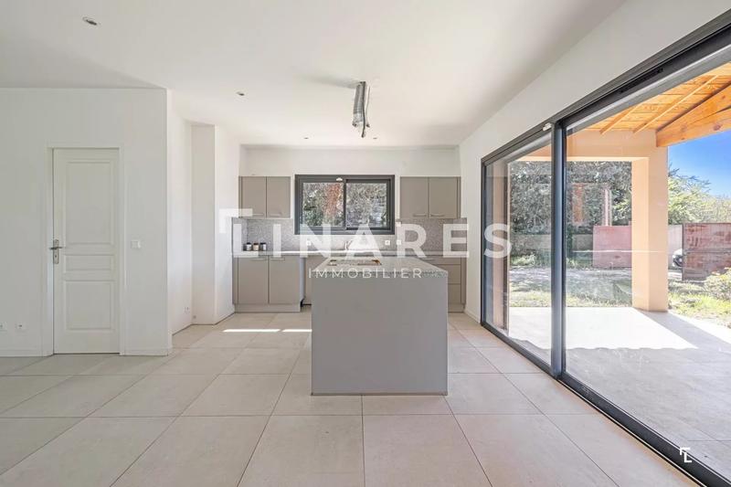 Maison - 185 m² - 5 pièces