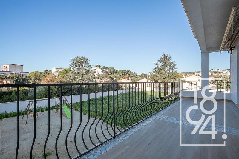 Maison - 280 m² - 7 pièces