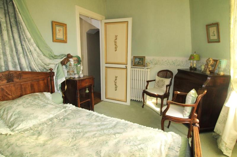 Maison - 289 m² - 15 pièces