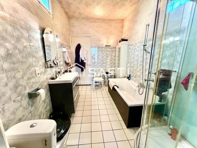 Maison - 104 m² - 5 pièces