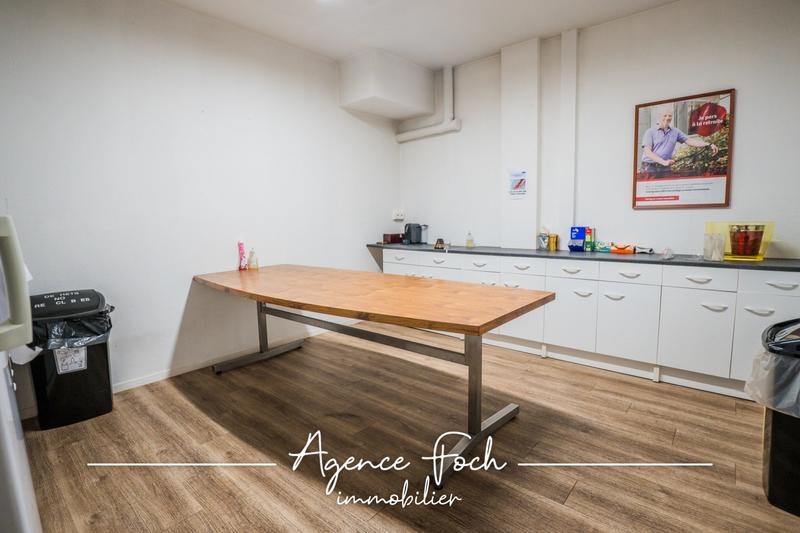 Local d'activités - 822 m²