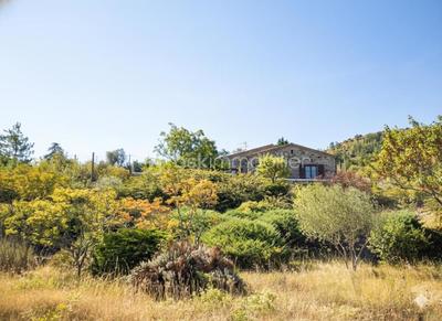 Maison traditionnelle - 163 m² - 7 pièces