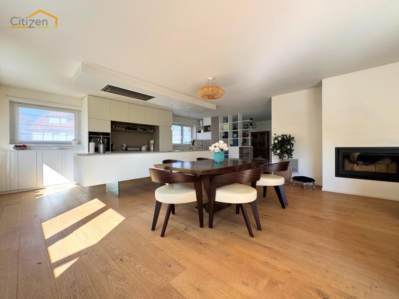 Maison - 200 m² - 6 pièces