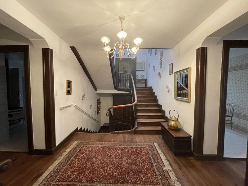 Maison - 420 m² - 15 pièces