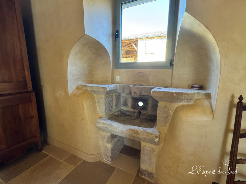 Maison - 330 m² - 9 pièces