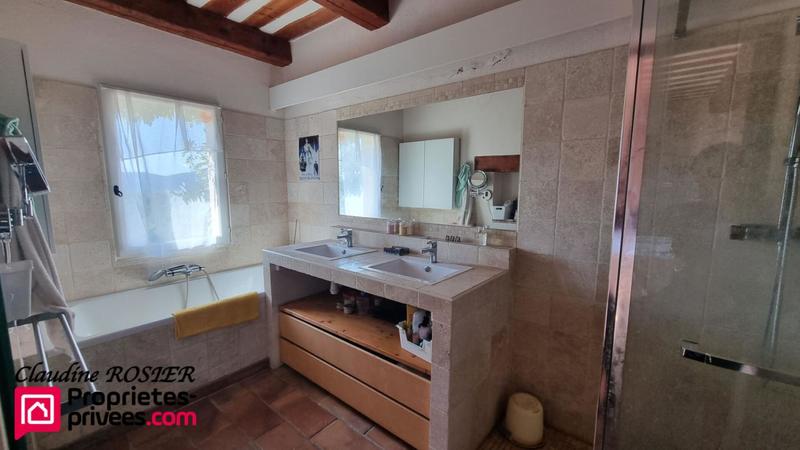 Propriété - 225 m² - 10 pièces