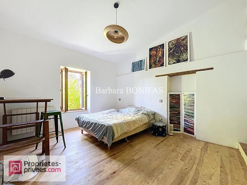 Maison - 202 m² - 6 pièces