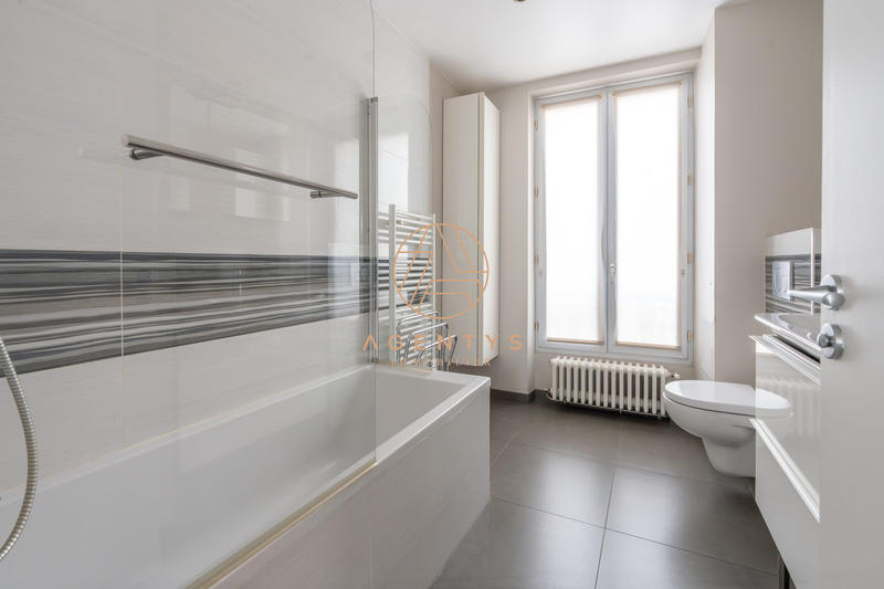 Maison - 95 m² - 7 pièces