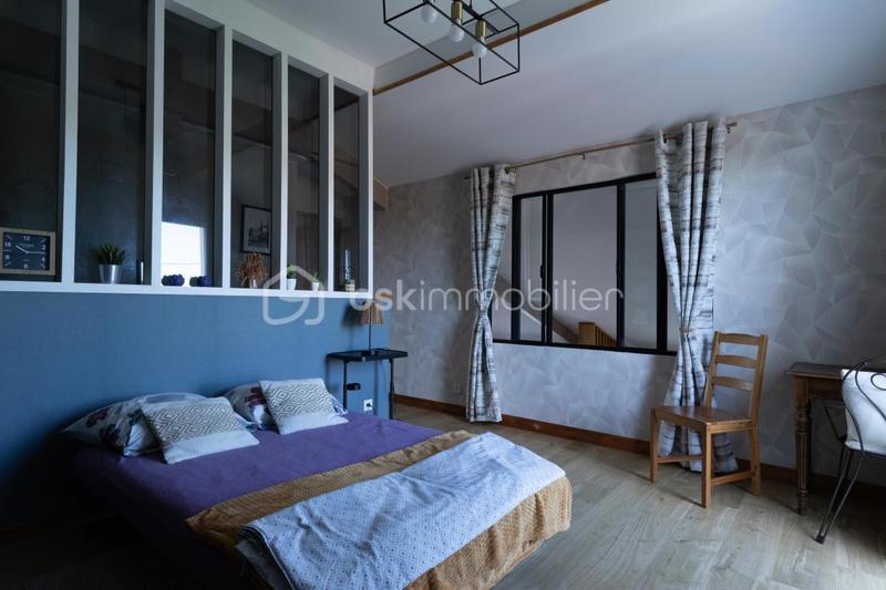 Maison - 181 m² - 7 pièces