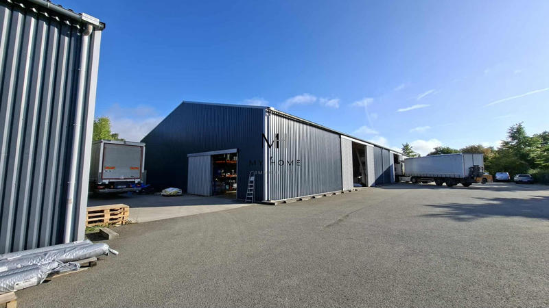 Entrepôt - 1 850 m²