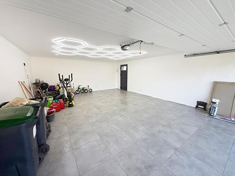 Maison - 255 m² - 7 pièces