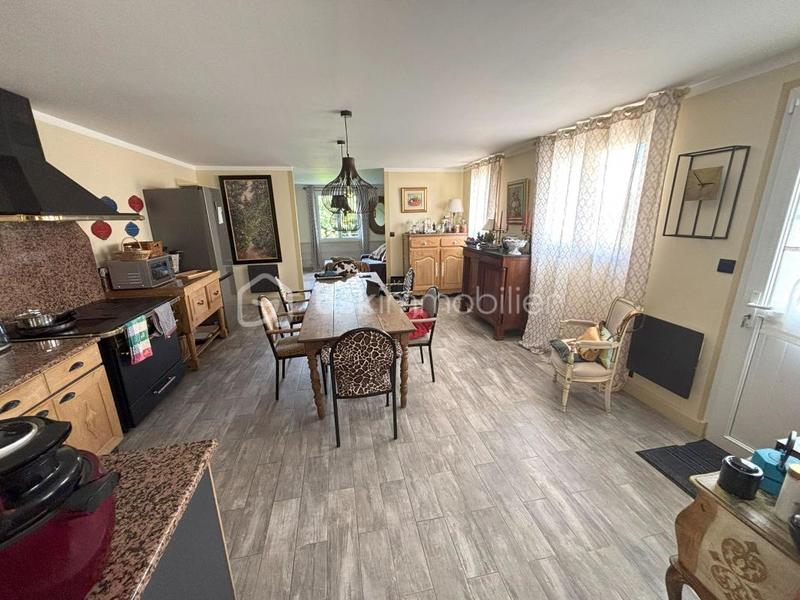 Maison - 200 m² - 6 pièces