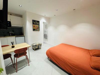 Studio - 17 m² - 2 pièces