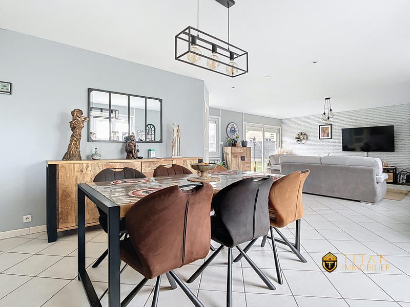 Maison - 111 m² - 5 pièces