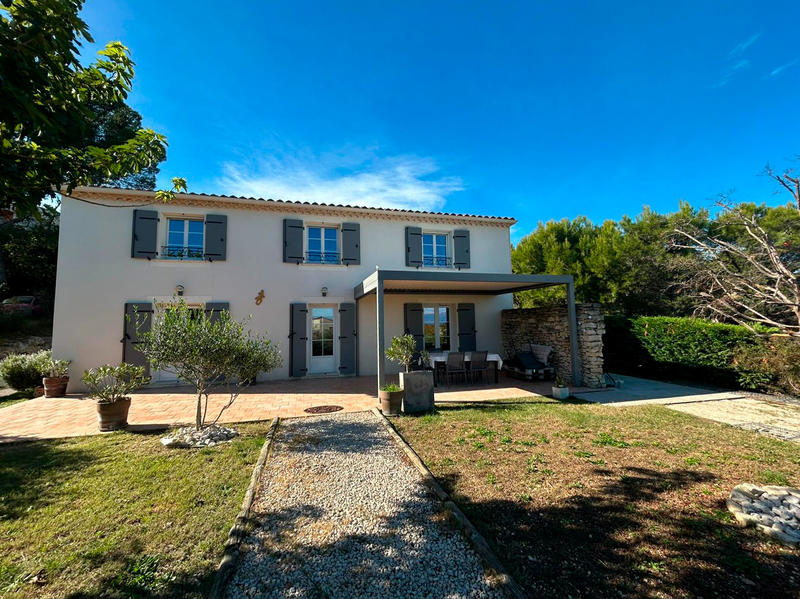 Maison - 184 m² - 8 pièces