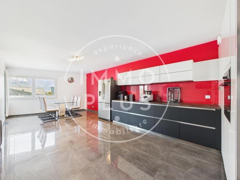 Appartement - 80 m² - 3 pièces