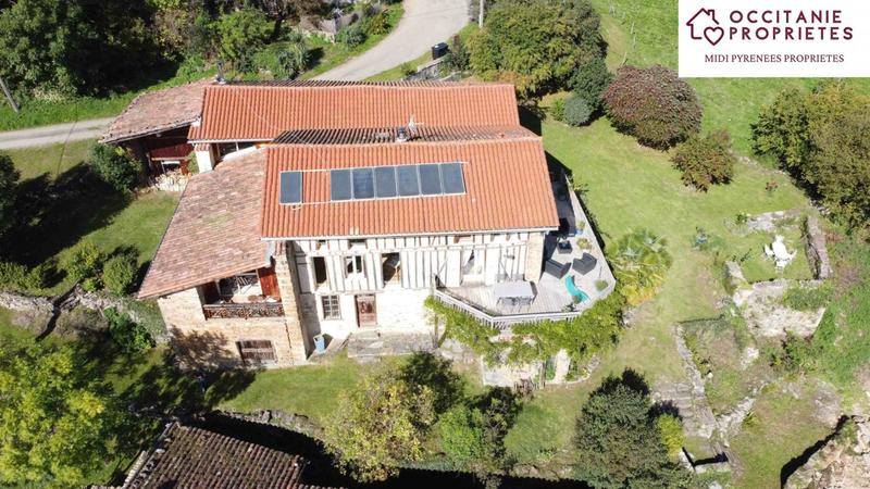 Demeure - 320 m² - 10 pièces