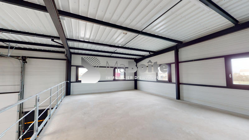 Local d'activité / Entrepôt - 197 m² - 2 pièces