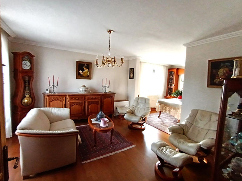 Maison - 107 m² - 7 pièces