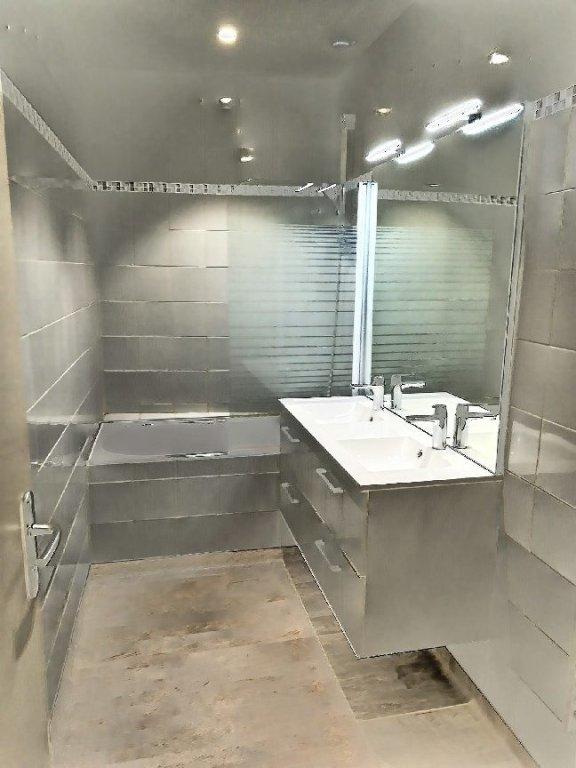 Appartement - 81 m² - 5 pièces